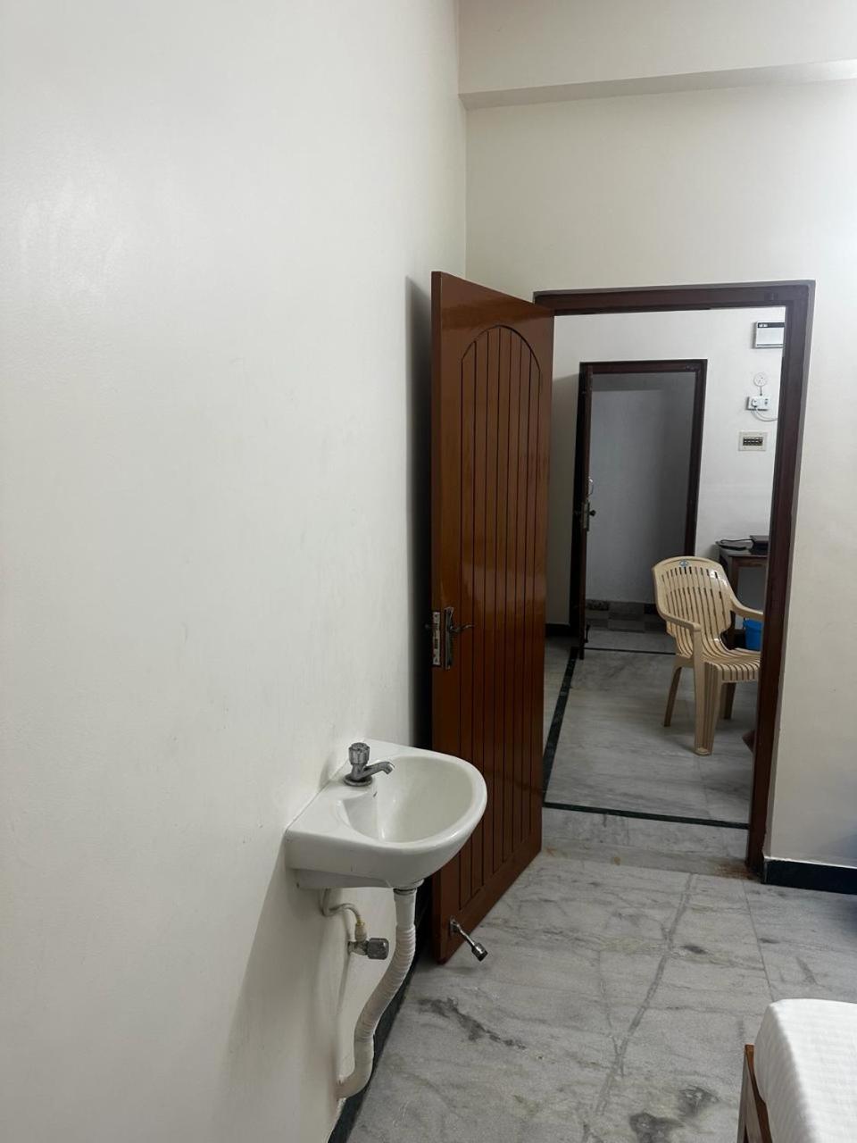 Temple View Apartment *